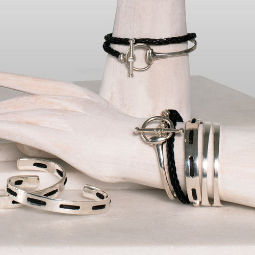 Odeza - Stylized Horse Bit Bracelet in Silver & Black
